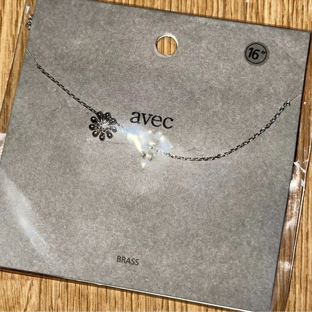 Avec Brass Flower Necklace 16